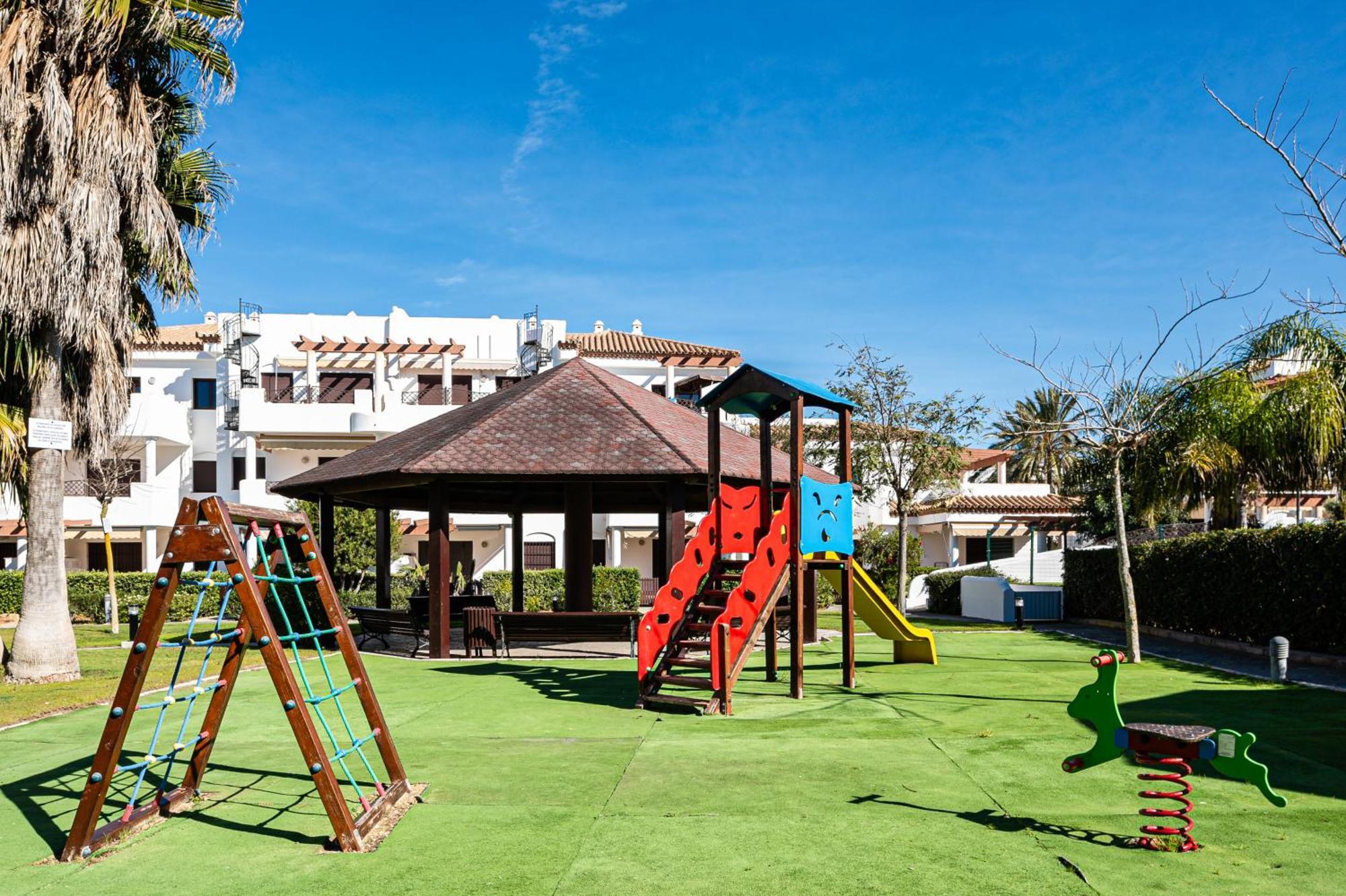Apartamento Familiar Muy Soleado Cerca De La Playa Y Parking Incluido Чиклана де ла Фронтера Екстериор снимка
